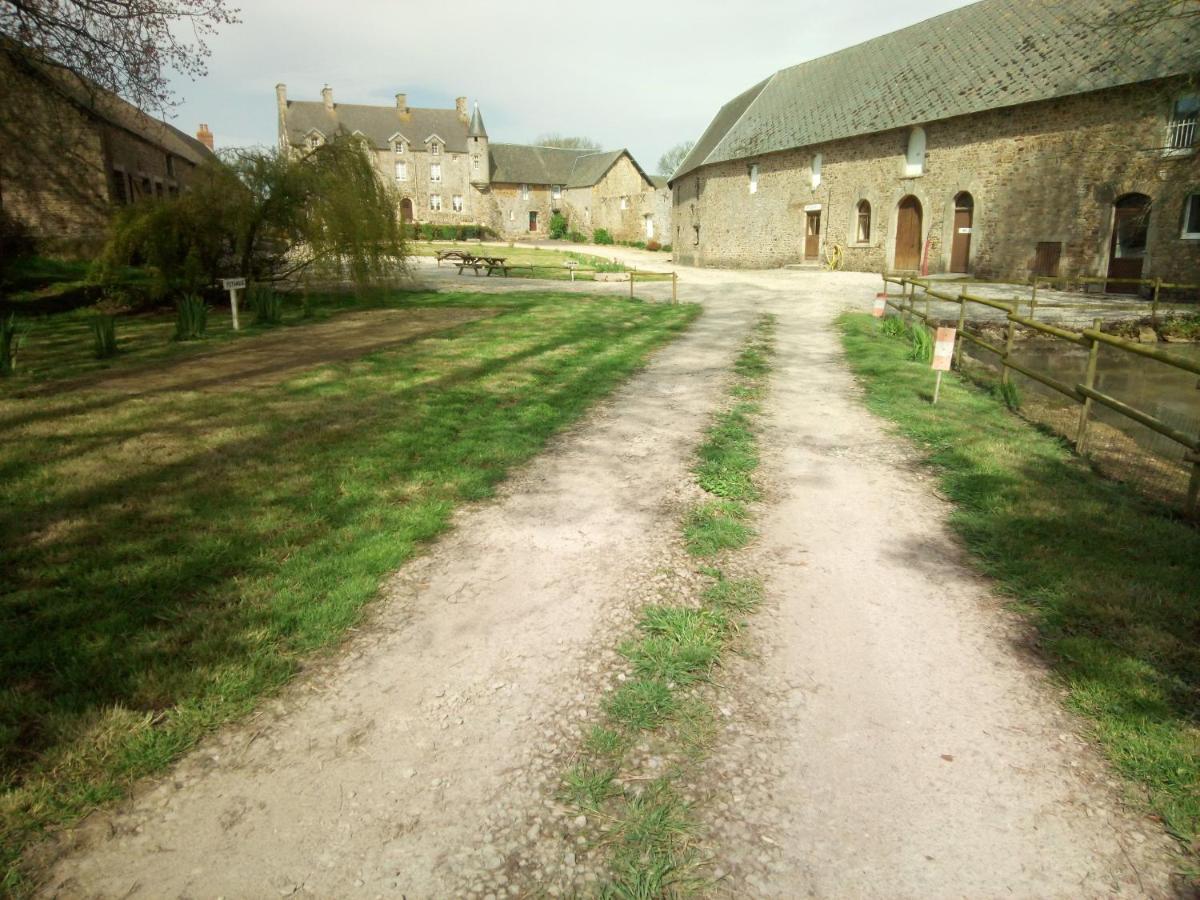 Elevage De La Hurie Bed & Breakfast Saint-Nicolas-de-Pierrepont Exterior photo